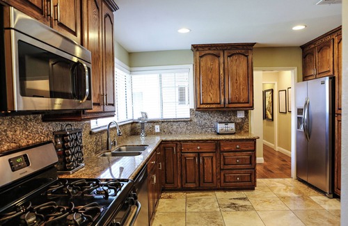 Southwest Anaheim House | Amazing Pool/Jac Home! 1/4-1/2 Mi 2Conv Ctr/Disney