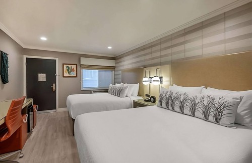 Southeast Torrance House | Amazing Stay! Four Great Units /8 Queen Beds, Central Location, Free Parking