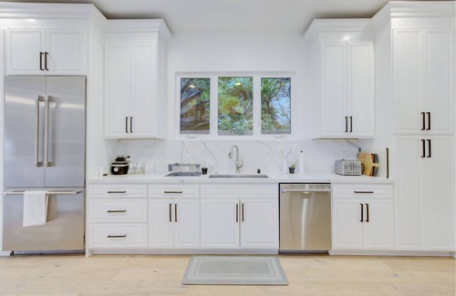 West Hollywood House | Amazing Views & all high end Restoration Hardware furniture!