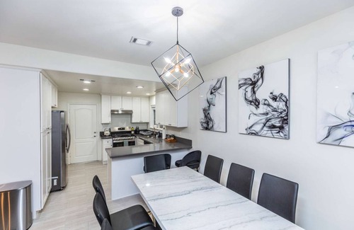 East Pasadena Apartment | Apartment ∙ 5 bedrooms ∙ 10 guests