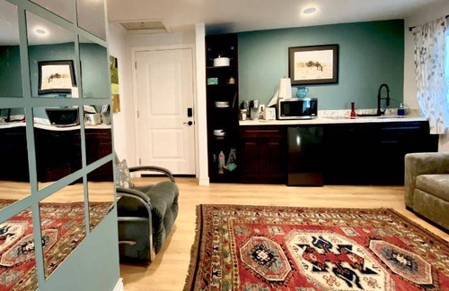 Pasadena Apartment | Apartment ∙ 1 bedroom ∙ 2 guests
