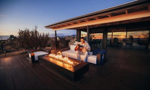 Pioneertown House | Atomic Ranch by Fieldtrip Secluded Pool Views