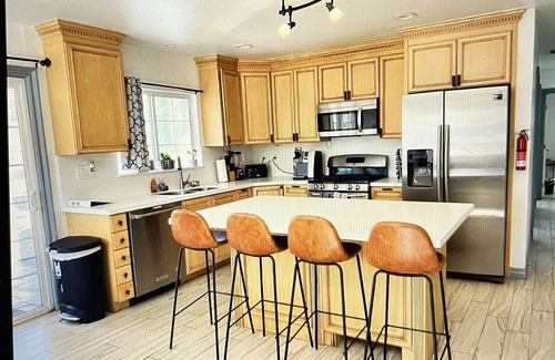 West Hills House | Awesome House w/Heated Pool