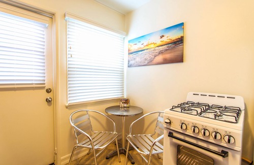 Lido Isle Apartment | BALBOA OCEAN ESCAPE Steps to Beach and Bay with AC