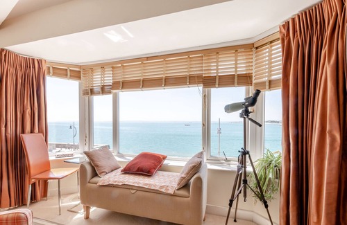 Old Portsmouth Cottage | Battery House