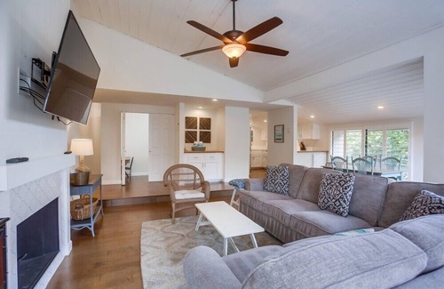 Solana Beach Condo | Beach Access, Pool, Spa, Tennis, 2 Bedroom + Private Den