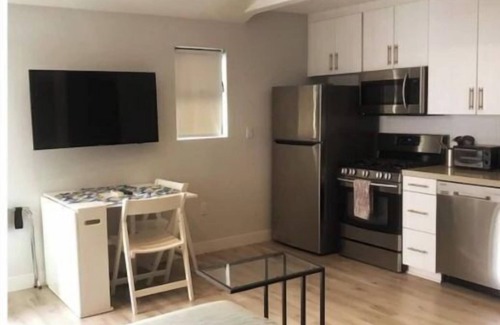 Marina del Rey House | Beach Canals Venice! - Studio w/Full Kitchen