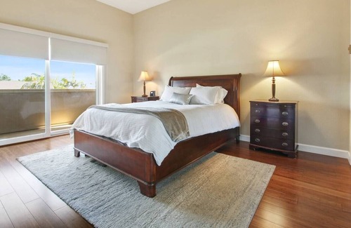 Hermosa Beach House | Beach home with A/C a few blocks from the Beach!nn