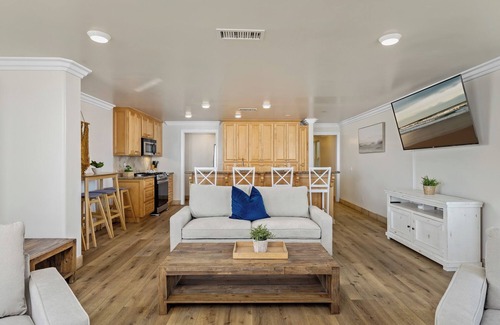South Oceanside House | Beach Vacation Home with Oceanview Deck and Spa P813-1