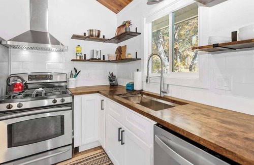 Upper Moonridge House | Bear Family Den Game Room Fenced RV Parking