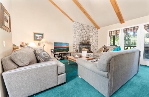 Moonridge Apartment | Bear Mountain Escape Condo