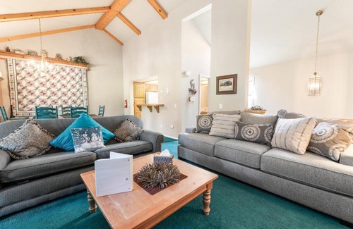 Moonridge Apartment | Bear Mountain Escape Condo