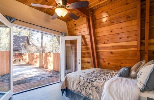 Big Bear City Cabin | ★BEARADISE★ Cozy Modern Getaway ~ 3bed/2bath ~ full kitchen ~ relaxing cabin
