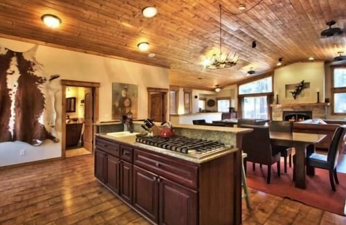 South Lake Tahoe House | Beautiful 6 Bedroom, 4 Bathroom Mountain Home Perfectly Appointed For R&R