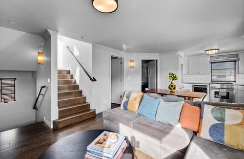 South Redondo House | Beautiful Beachside Strand Home with Roof Deck-Casa Nuevo!