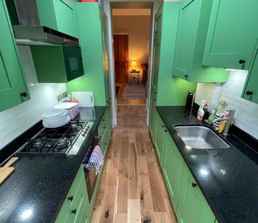 Waterloo House | Beautiful & Cosy 2BD House - Southwark