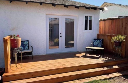 Los Angeles House | Beautiful & Cozy LA Retreat near SoFi, LAX, Hollywood and Beaches