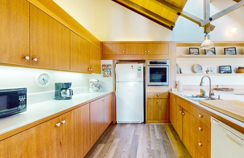 Sea Ranch House | Beautiful Ocean Bluff Retreat with Private Hot Tub, Sauna, & Shared Pool
