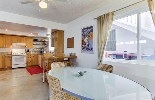 South Mission Beach Condo | Beautiful South Mission Suite-4 doors from Bay and a short walk to the ocean