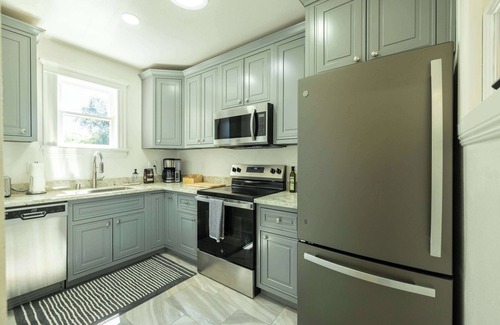 Martinez House | Beautiful Turn of the Century Home with Pet Friendly Yard
