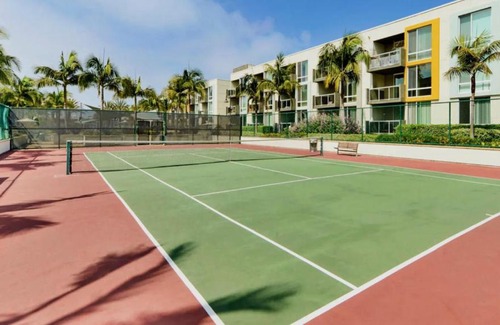 Marina del Rey Apartment | Beautiful Waterfront Townhome!