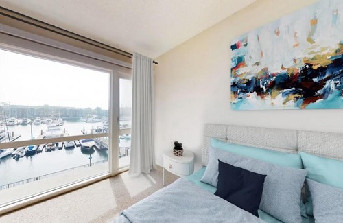 Marina del Rey Apartment | Beautiful Waterfront Townhome!