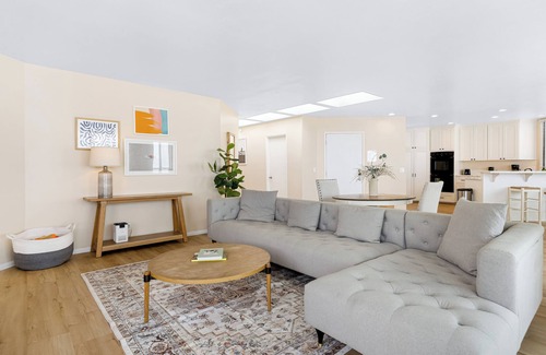 South Mission Beach House | Belmont by AvantStay | 3BR Home on Mission Beach! Ocean Views!