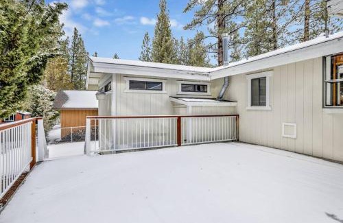 Big Bear City House | Belmont Pines Cottage Big Bear~ Mins To Activities~