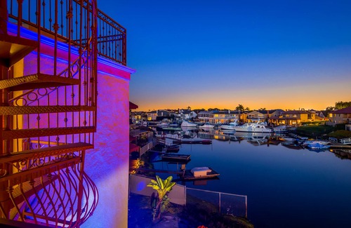 Sunset Beach Hotel | Best Western - Harbour Inn & Suites