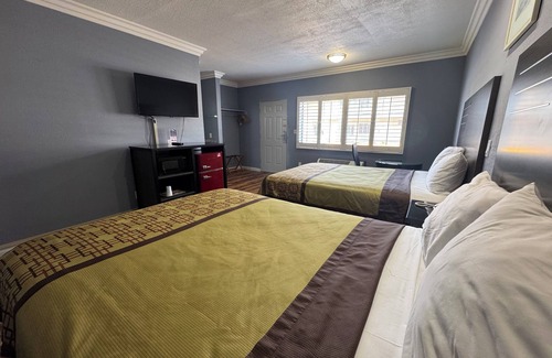 Orange Hotel | Big A Motel