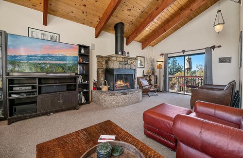 Upper Moonridge House | Big Bear Mountain Cabin