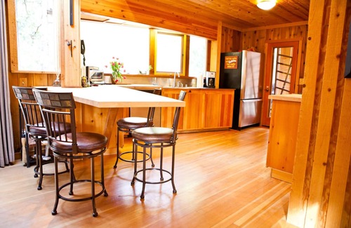 Fern Valley Cabin | Big Rock Creek Lodge: Mountain Retreat w/Views, Spa, On Creek, Pet Friendly