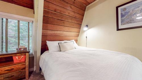 Majestic Pines Apartment | Bigwood #30 condo