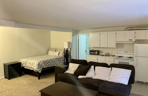 Mid-City Condo | Blocks from the beach and 3rd St Promenade!