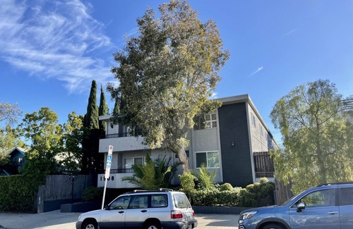 Mid-City Condo | Blocks from the beach and 3rd St Promenade!