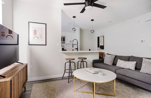 West Los Angeles Apartment | Blueground | Westwood 2bd apartment, fully furnished