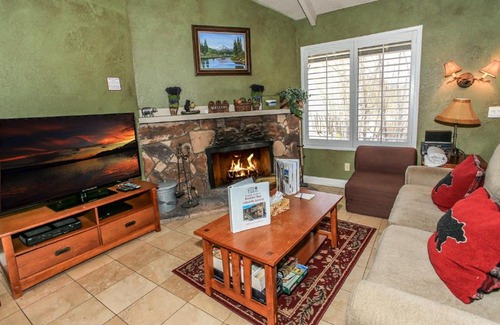 Boulder Bay House | Boulder Bay Lakeside Condo - Lakefront condo with views of the popular Boulder Bay Park