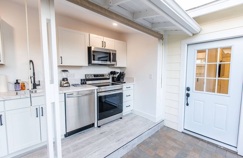 Pacific Beach Apartment | Brand New Dream Outdoor Oasis in Pacific Beach with Hot Tub Parking AC Games