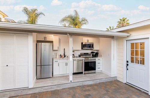 Pacific Beach Apartment | Brand New Dream Outdoor Oasis in Pacific Beach with Hot Tub Parking AC Games