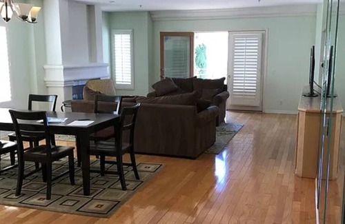 Sawtelle Condo | Brentwood Renovated 2-bed, 2-bath Condo