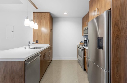 Bunker Hill Apartment | Bright Downtown 1BR w/Gym, Doorman, nr. Metro Center, by Blueground