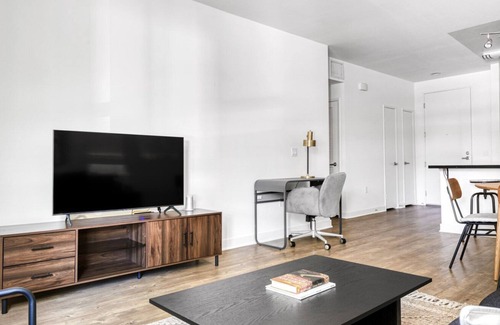 Studio City Apartment | Bright Studio City 2BR w/ Gym, Lounge & W/D, near WF & TJ, by Blueground
