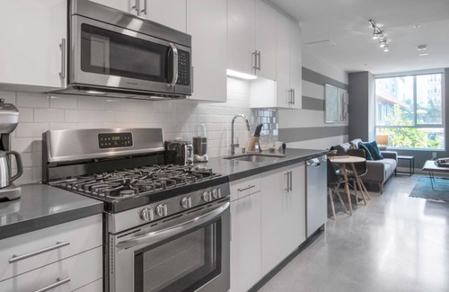 City West Apartment | Bright Studio Downtown, Gym, near Wilshire, by Blueground