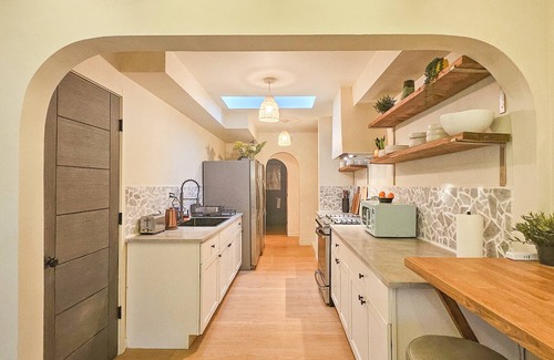 Panorama City Hostel | Brimfield Stay