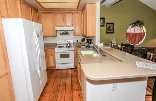 Big Bear Lake Apartment | Brown Bear's Den Condo