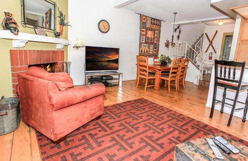 Big Bear Lake Apartment | Brown Bear's Den Condo
