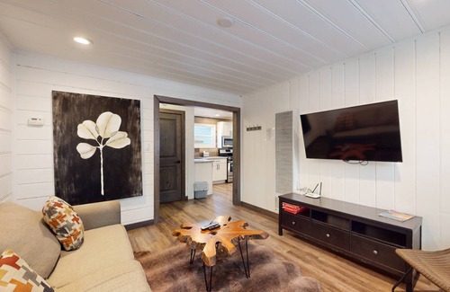 Lakeside Park Cabin | Cabin ∙ 1 bedroom ∙ 4 guests