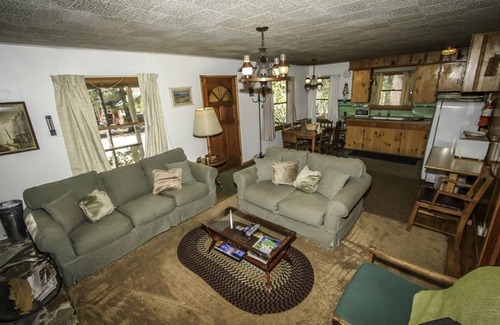 Big Bear Lake Cabin | Cabin ∙ 3 bedrooms ∙ 6 guests