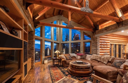 Upper Moonridge Cabin | Cabin ∙ 5 bedrooms ∙ 14 guests