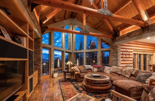 Upper Moonridge Cabin | Cabin ∙ 5 bedrooms ∙ 14 guests